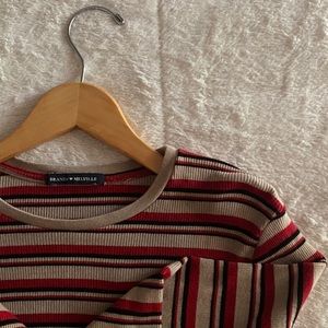SOLD          brandy melville cropped longsleeve !